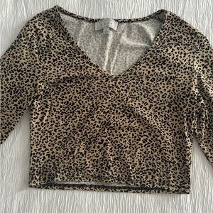 Leopard print long sleeve crop top